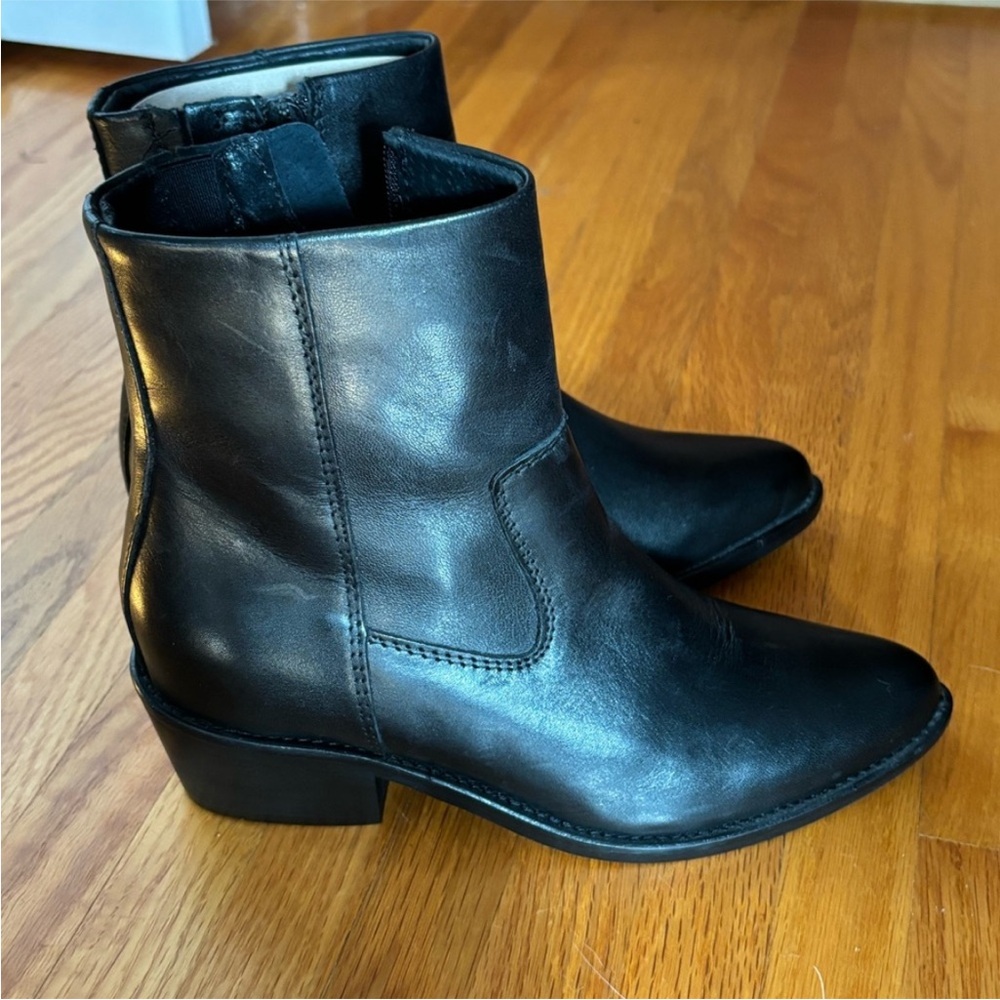 Le Chateau Black Ankle Booties Sleek Minimalist Design